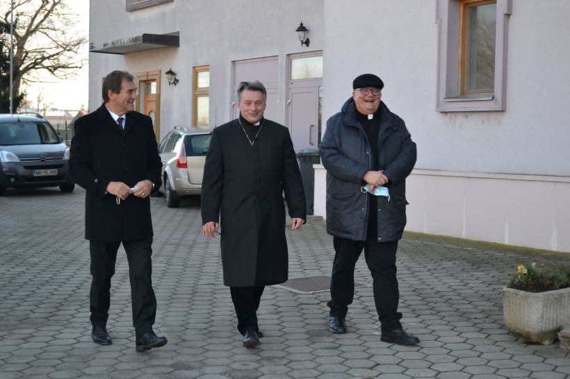 Sprehod treh voditeljev krščanskih Cerkva