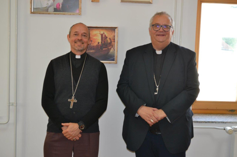 Obisk nuncija Leskovarja pri škofu