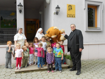 Dar sester klaris Vrtcu Lavra 