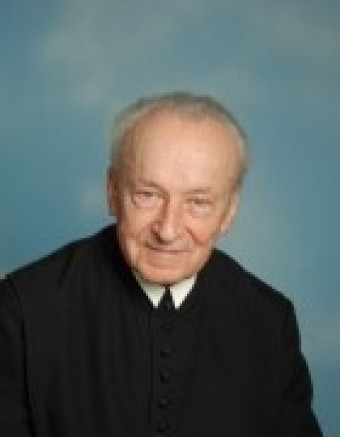 + Ede Kühar