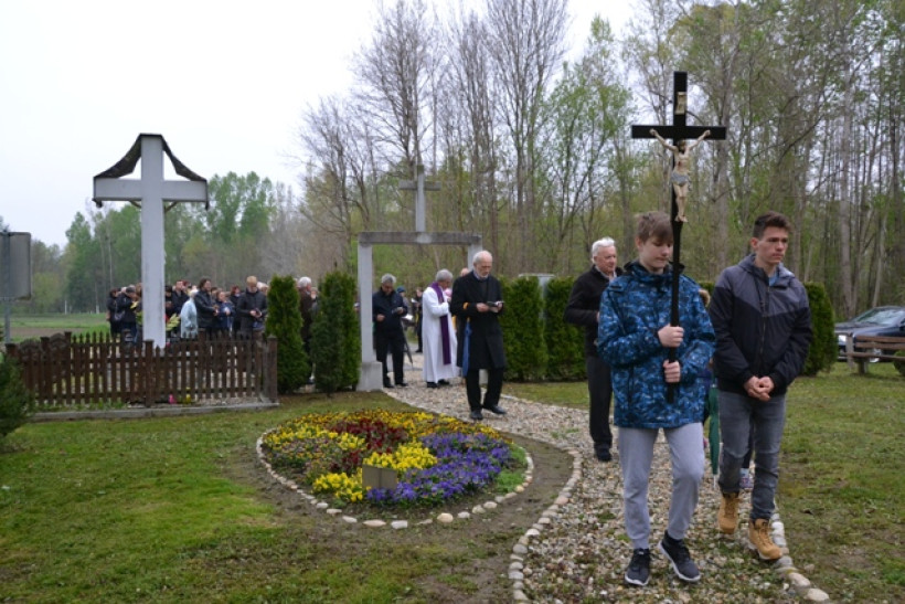 Hotiza - križev pot 6