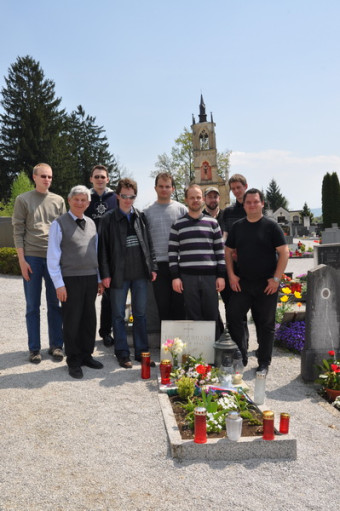 Kaplani in diakon murskosoboške škofije poromali na grob mučenca Lojzeta Grozdeta