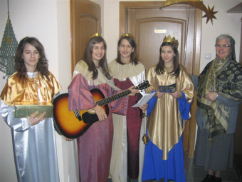 Obisk kolednikov pri škofu