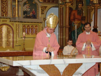 Posvetitev oltarja in cerkve Črenšovci