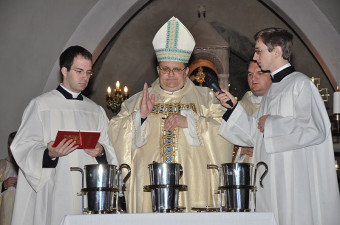 VELIKI ČETRTEK - Krizmena sveta maša